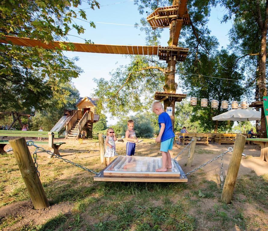 Holiday Resort Bela Krajina - Glamping And Mobile Homes Metlika Exterior foto