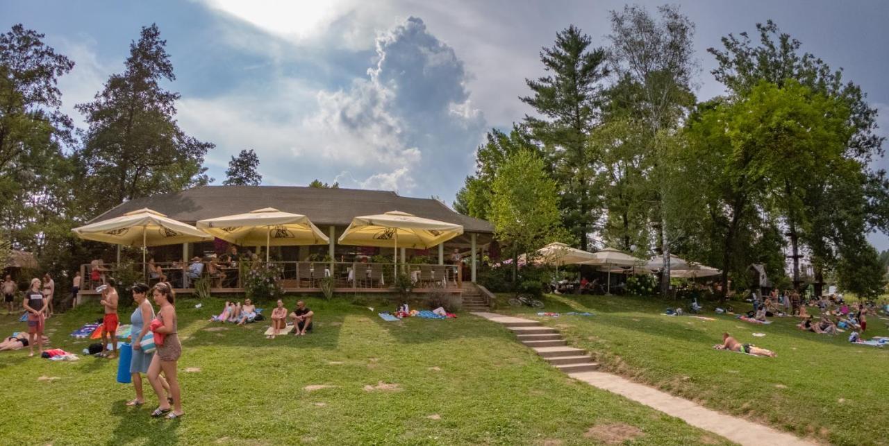 Holiday Resort Bela Krajina - Glamping And Mobile Homes Metlika Exterior foto